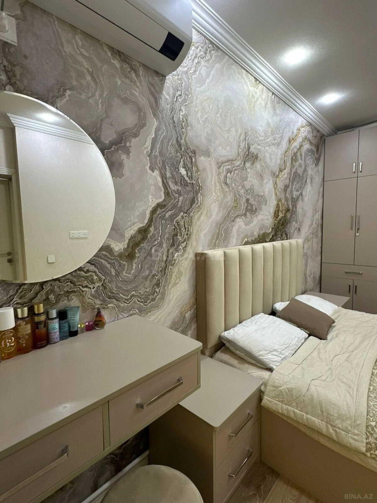 Satılır 2 otaqlı mənzil 70 m²