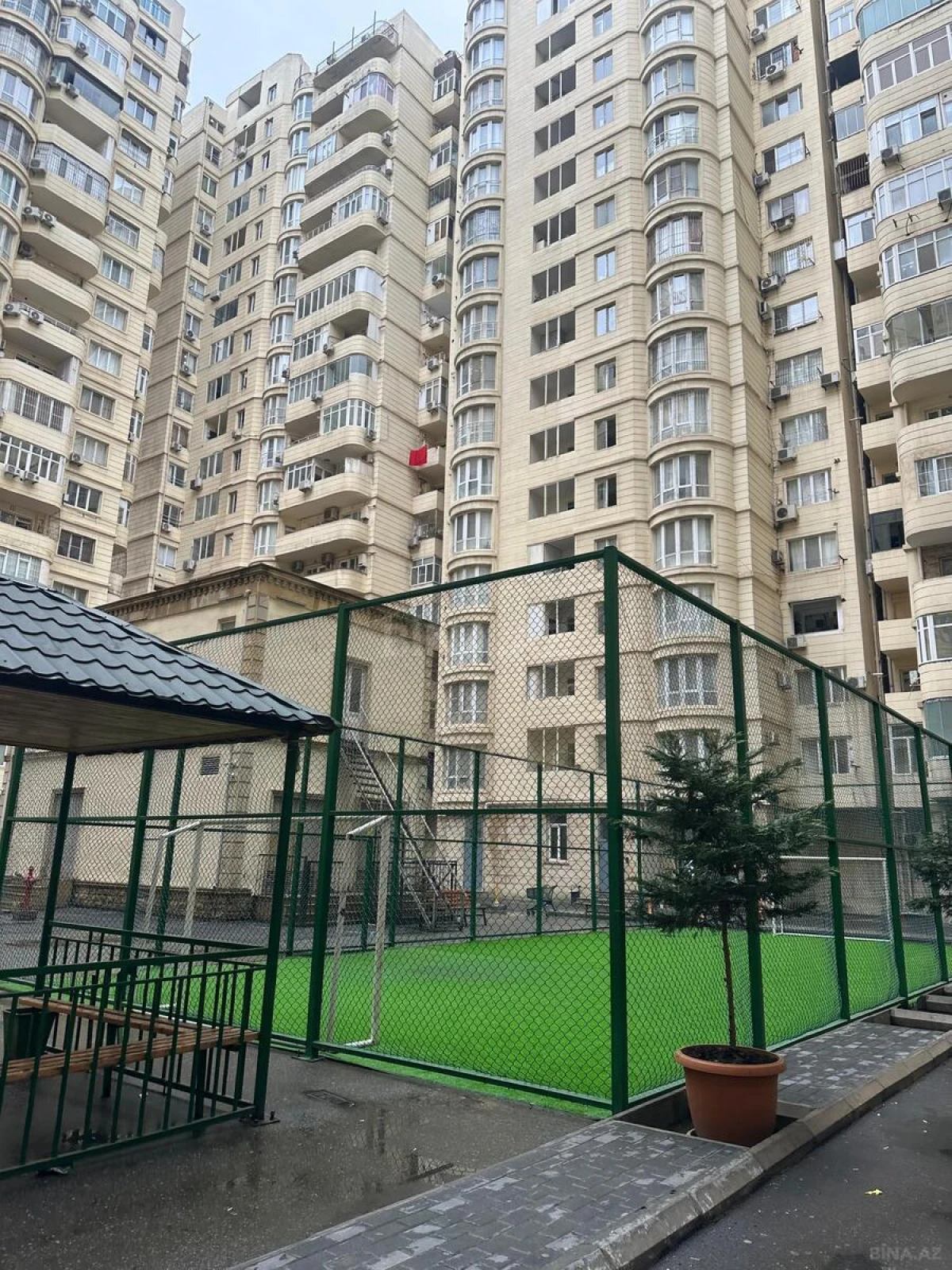 Satılır 2 otaqlı mənzil 70 m²