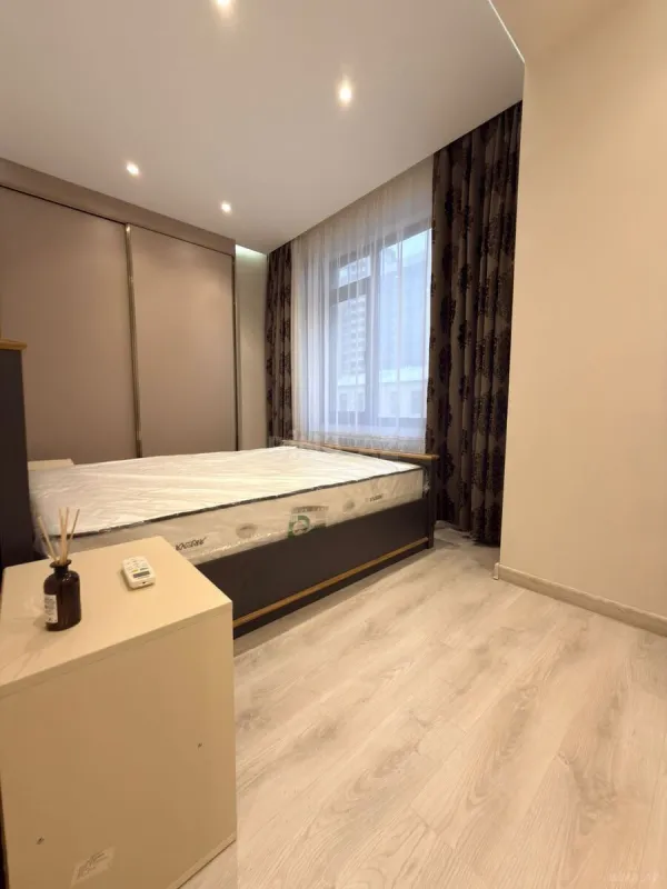 Kirayə verilir 2 otaqlı mənzil 100 m²