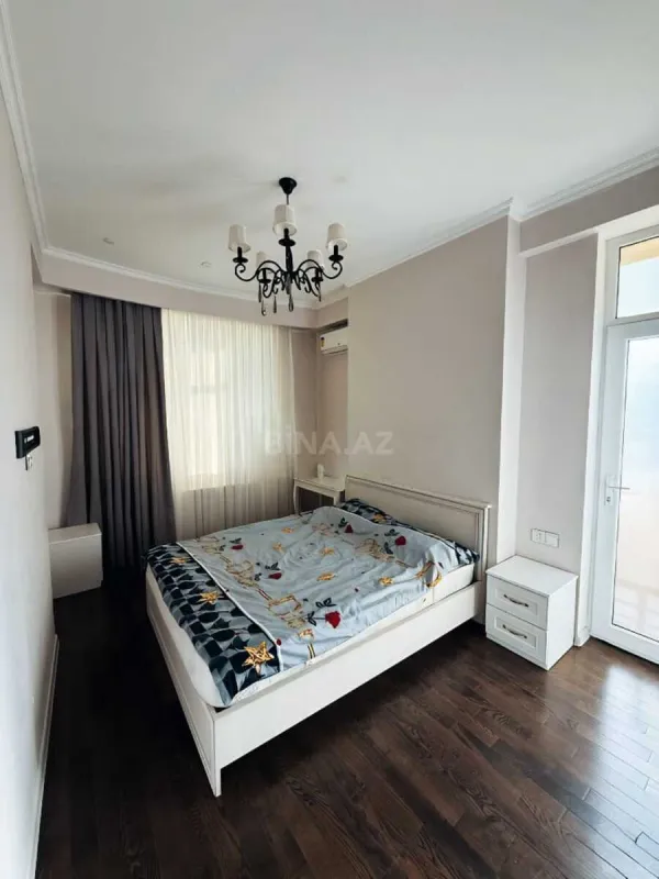 Satılır 3 otaqlı mənzil 120 m²