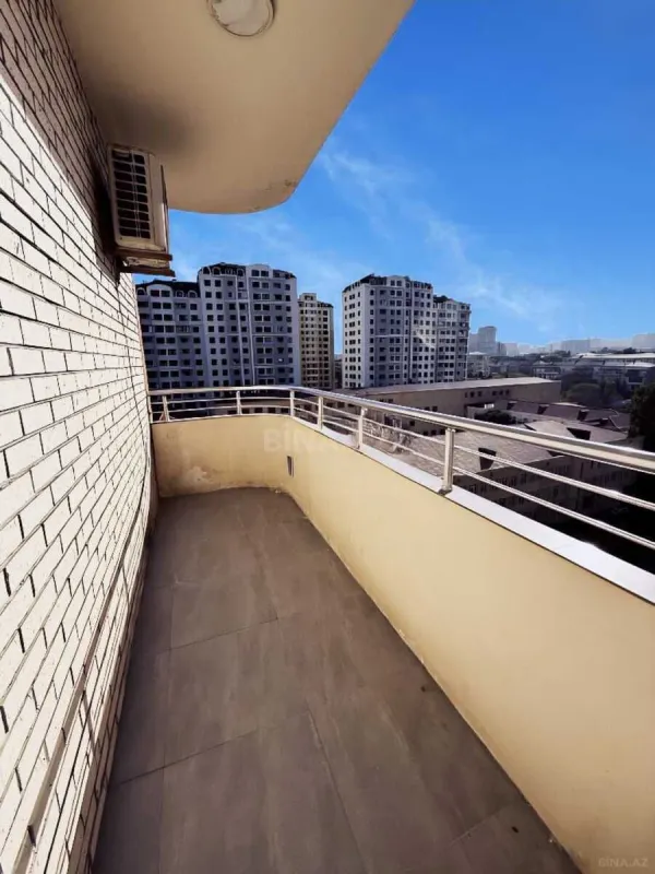 Satılır 3 otaqlı mənzil 120 m²