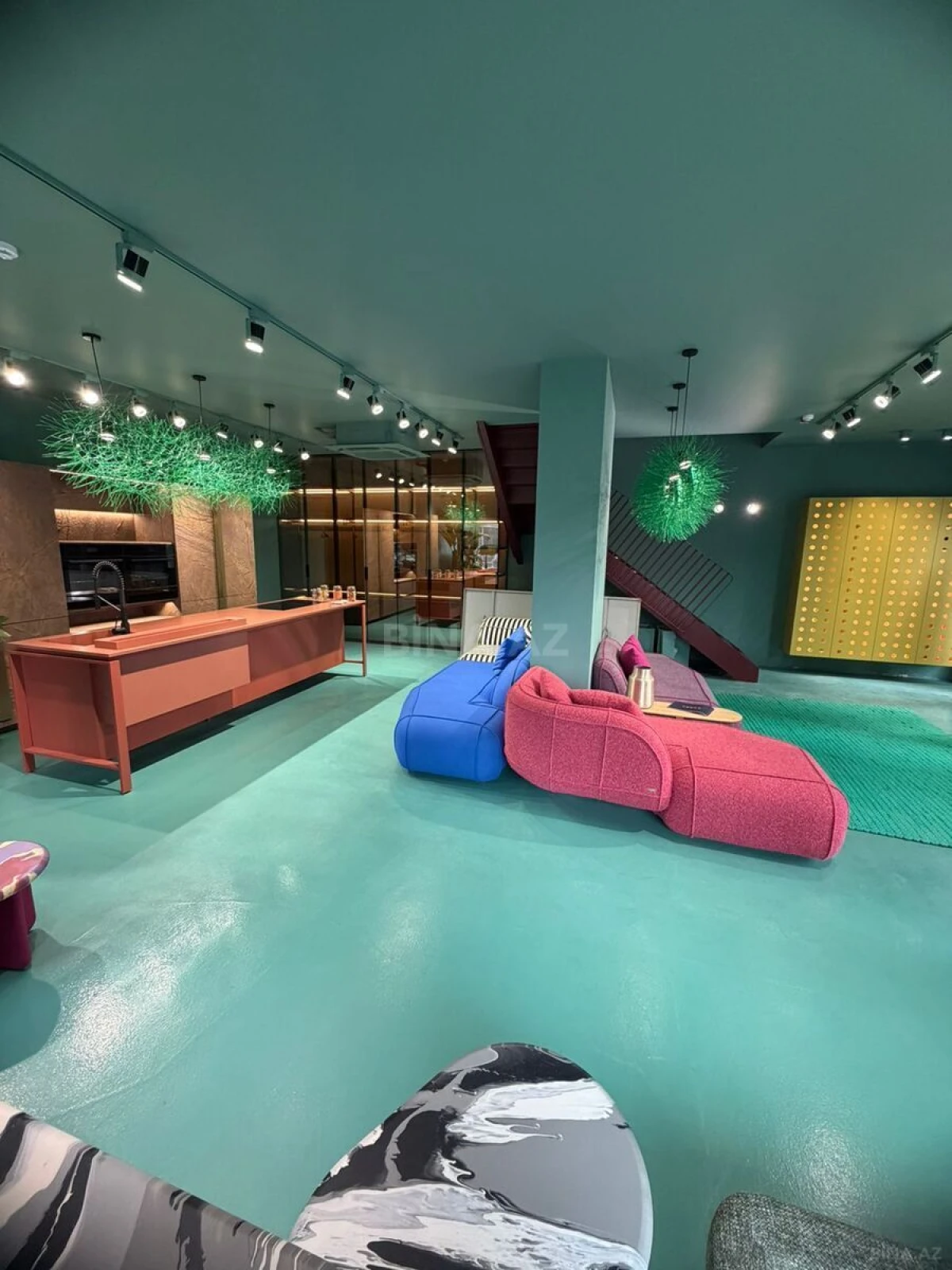 Kirayə verilir obyekt 150 m²