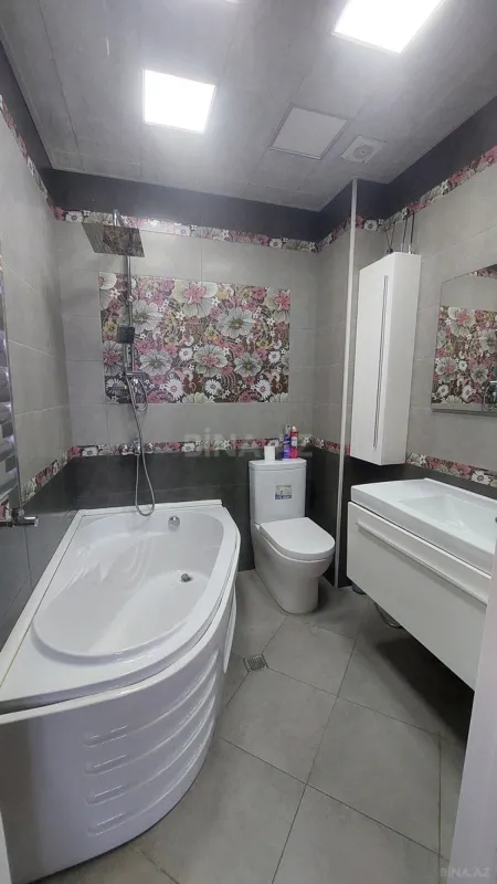Satılır 2 otaqlı mənzil 63 m²
