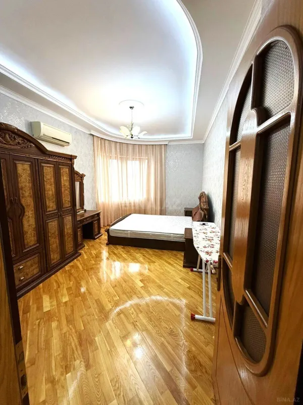 Kirayə verilir 3 otaqlı mənzil 140 m²