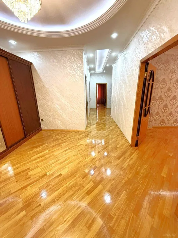 Kirayə verilir 3 otaqlı mənzil 140 m²