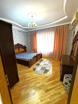 Kirayə verilir 3 otaqlı mənzil 140 m²