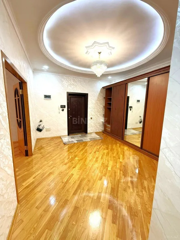 Kirayə verilir 3 otaqlı mənzil 140 m²