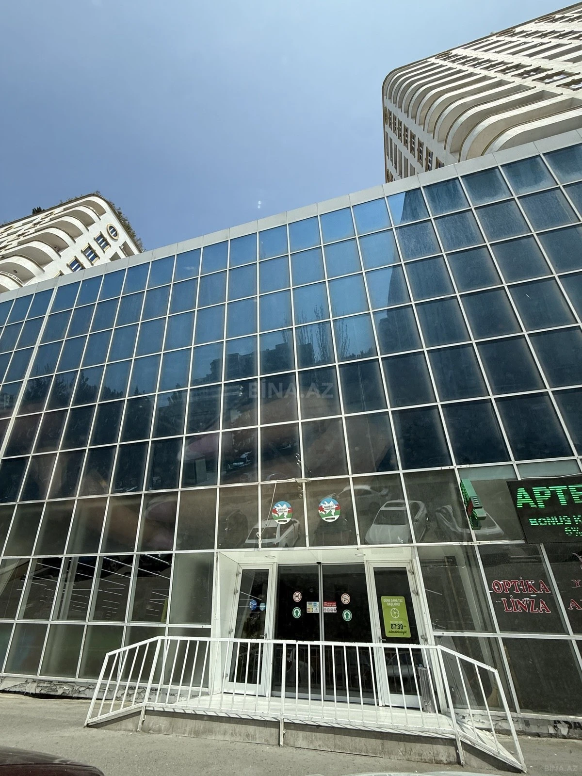 Kirayə verilir 2 otaqlı mənzil 70 m²