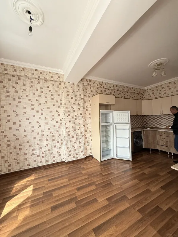 Kirayə verilir 2 otaqlı mənzil 70 m²