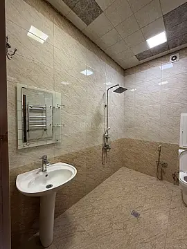 Kirayə verilir 2 otaqlı mənzil 70 m²