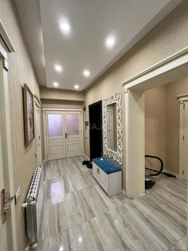 Satılır 3 otaqlı mənzil 104 m²