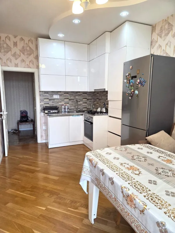 Satılır 2 otaqlı mənzil 62 m²