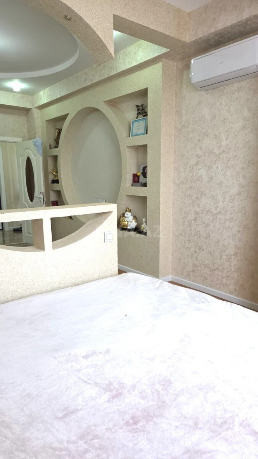 Satılır 2 otaqlı mənzil 62 m²