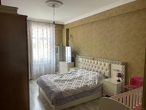Satılır 3 otaqlı mənzil 105 m²