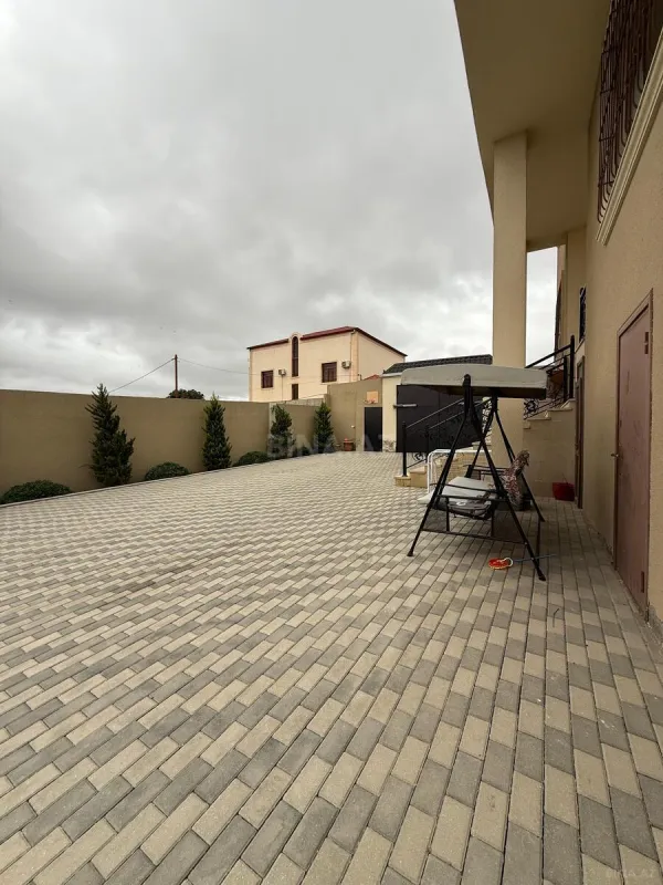 Satılır 5 otaqlı həyət evi 450 m²