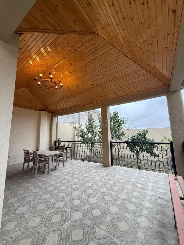 Satılır 5 otaqlı həyət evi 450 m²