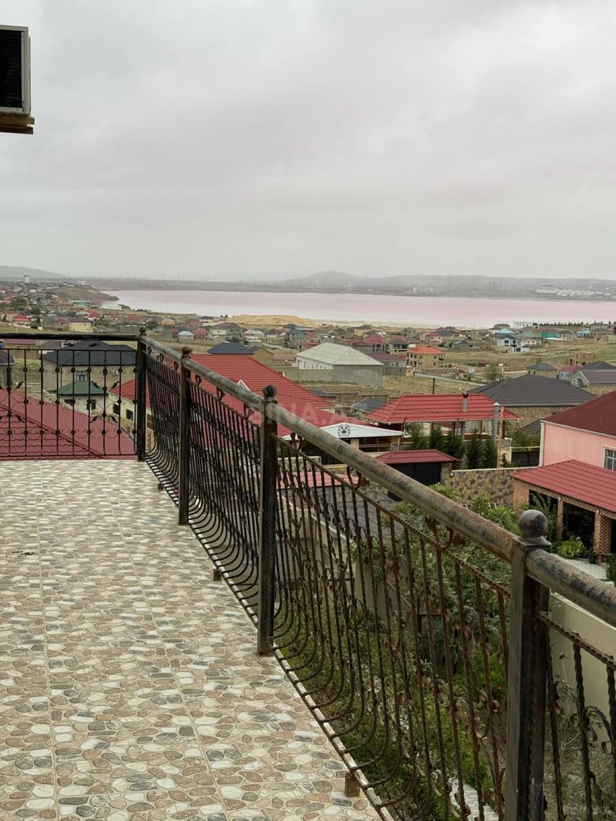 Satılır 5 otaqlı həyət evi 450 m²