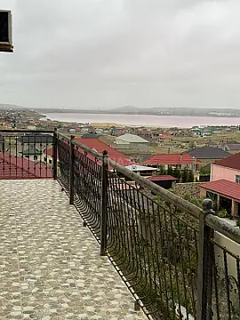 Satılır 5 otaqlı həyət evi 450 m²