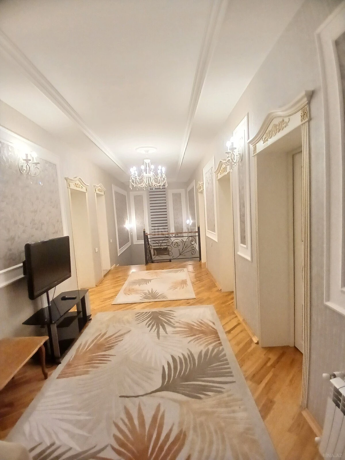 Satılır 5 otaqlı həyət evi 450 m²