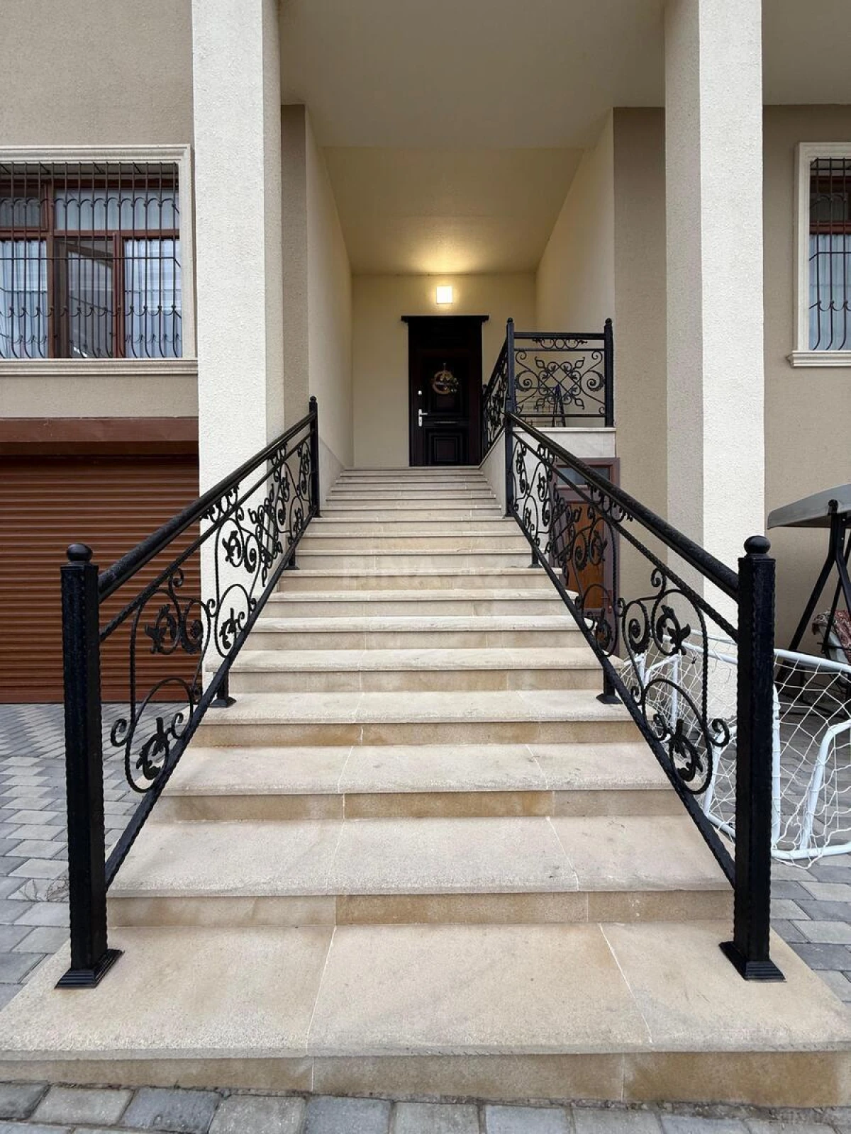 Satılır 5 otaqlı həyət evi 450 m²