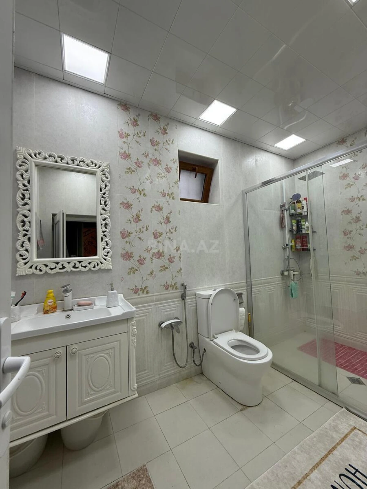 Satılır 5 otaqlı həyət evi 450 m²