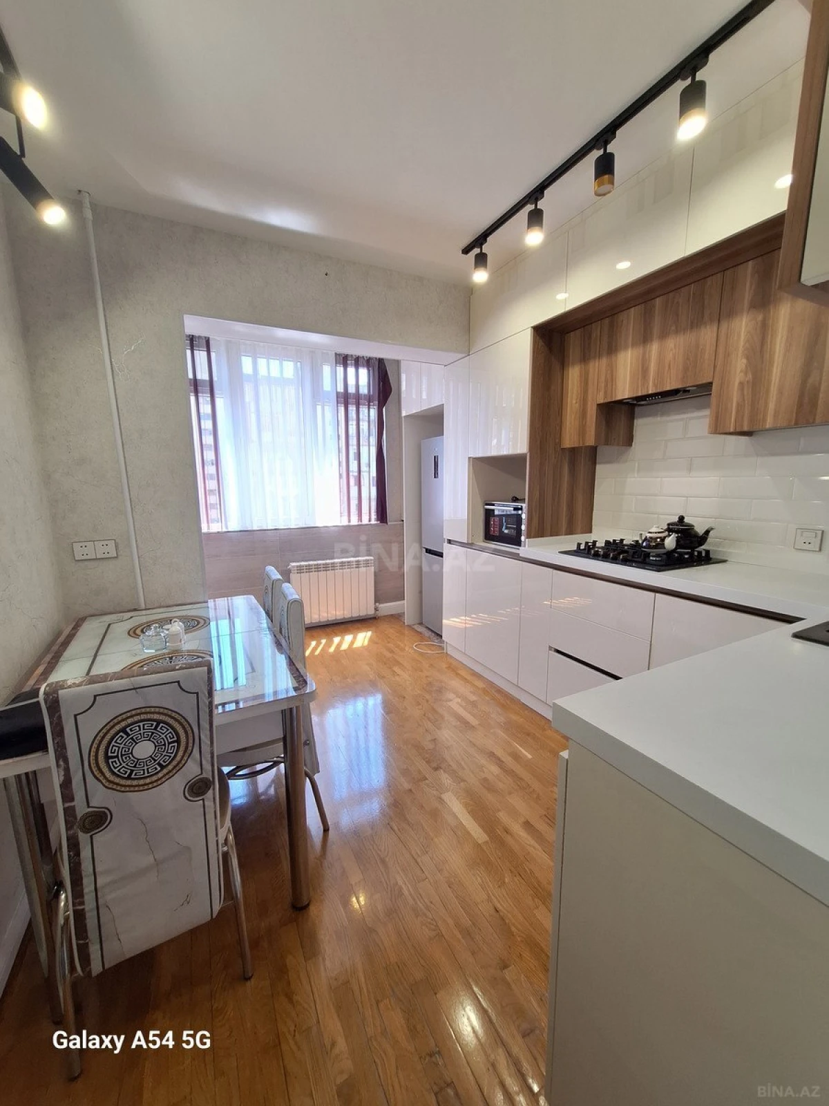 Kirayə verilir 2 otaqlı mənzil 70 m²