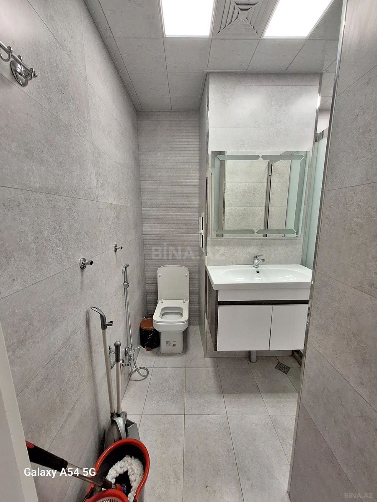 Kirayə verilir 2 otaqlı mənzil 70 m²