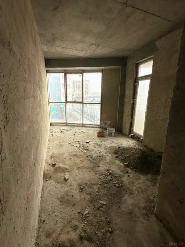 Satılır 4 otaqlı mənzil 200 m²
