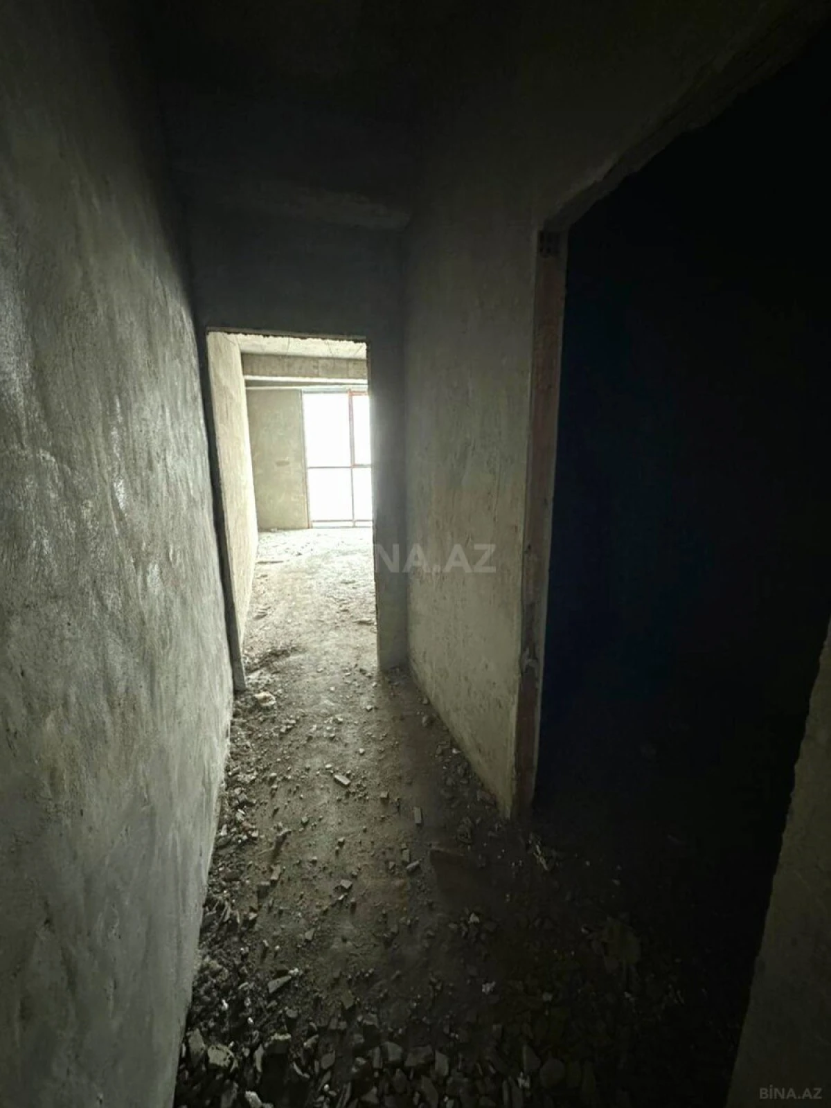Satılır 4 otaqlı mənzil 200 m²