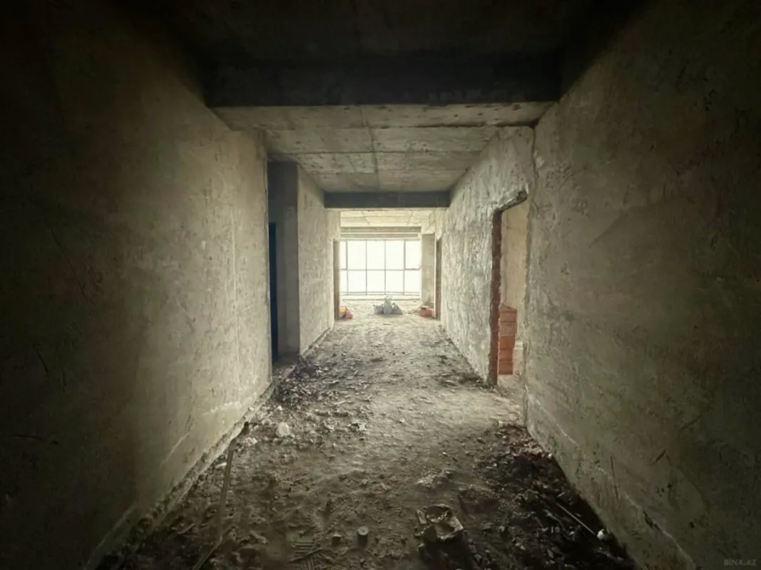 Satılır 4 otaqlı mənzil 200 m²