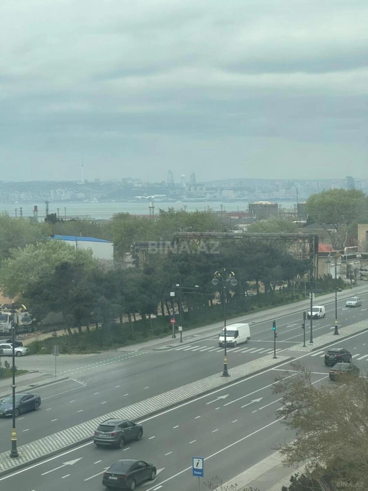 Satılır 4 otaqlı mənzil 200 m²