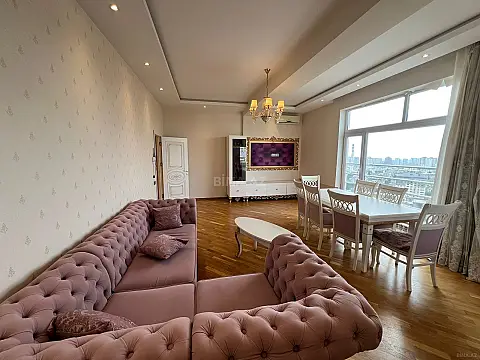 Satılır 3 otaqlı mənzil 130 m² — Bakı, Memar Əcəmi yanı 3 otaq 130.00 m²