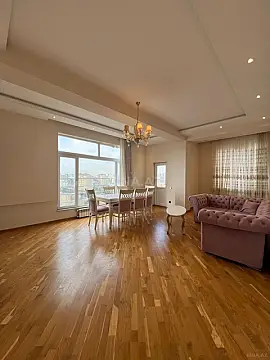 Satılır 3 otaqlı mənzil 130 m²