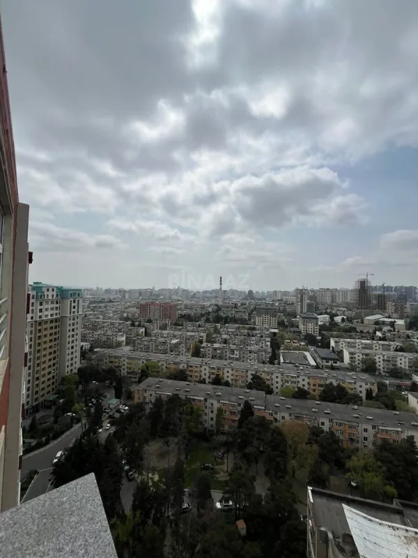 Satılır 3 otaqlı mənzil 130 m²