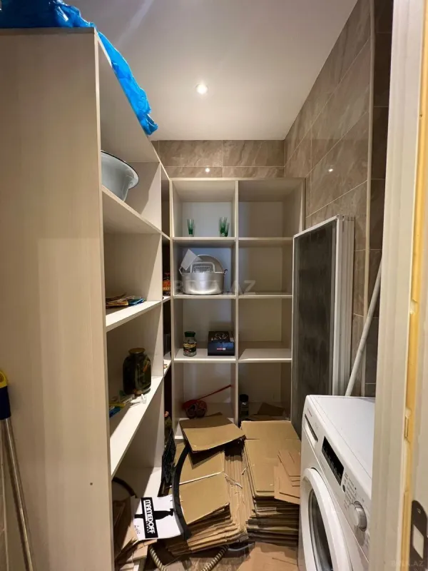 Satılır 3 otaqlı mənzil 130 m²