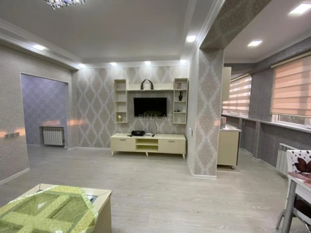 Kirayə verilir 2 otaqlı mənzil 70 m²