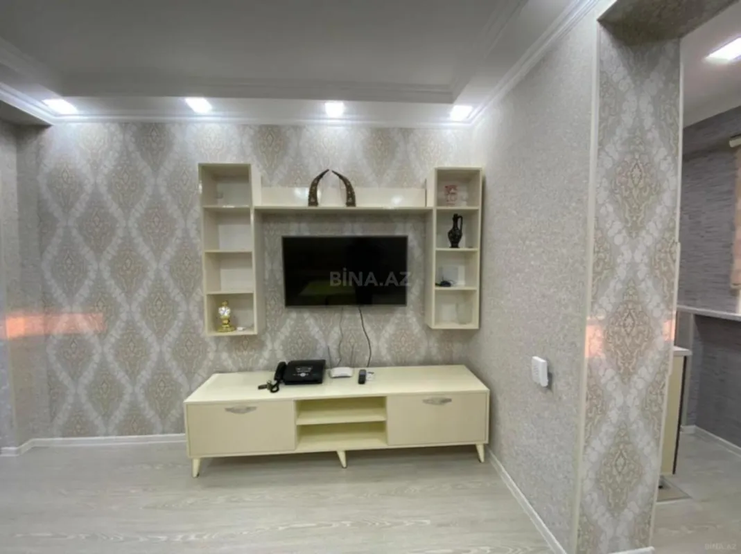 Kirayə verilir 2 otaqlı mənzil 70 m²