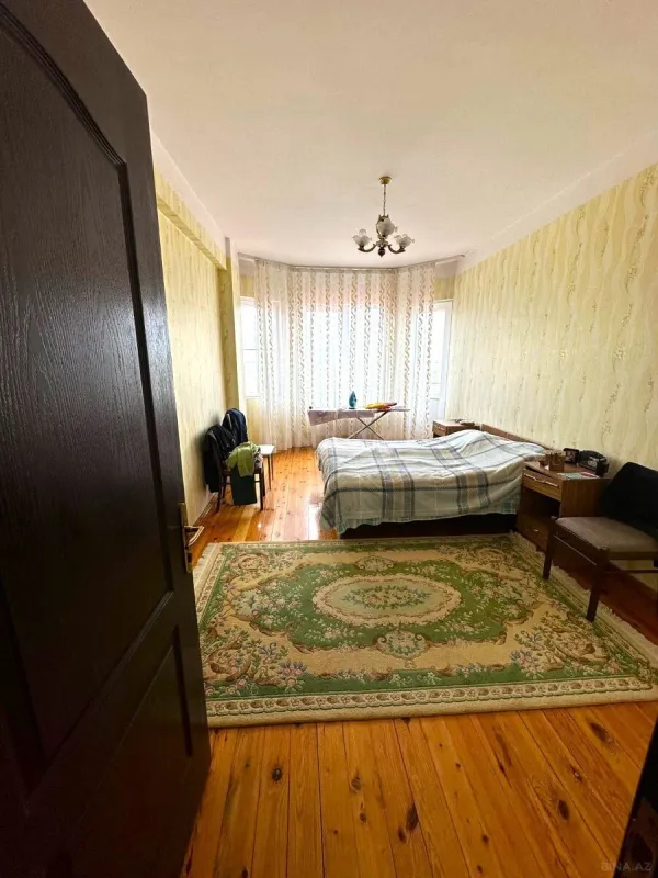 Satılır 3 otaqlı mənzil 112 m²
