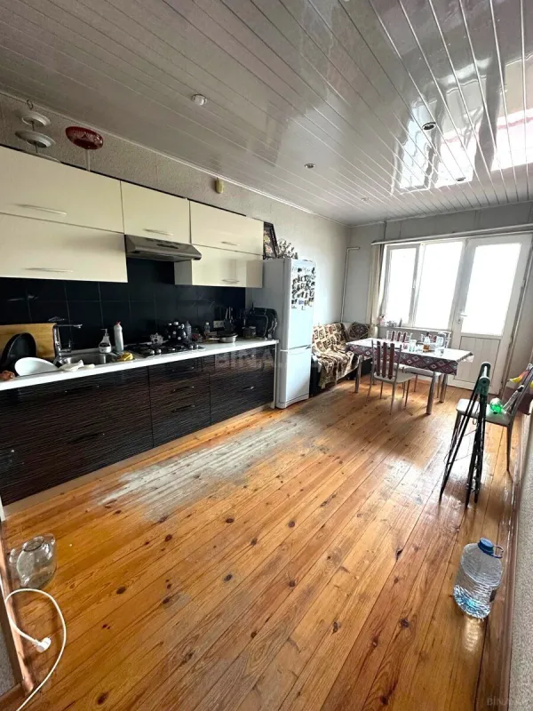 Satılır 3 otaqlı mənzil 112 m²