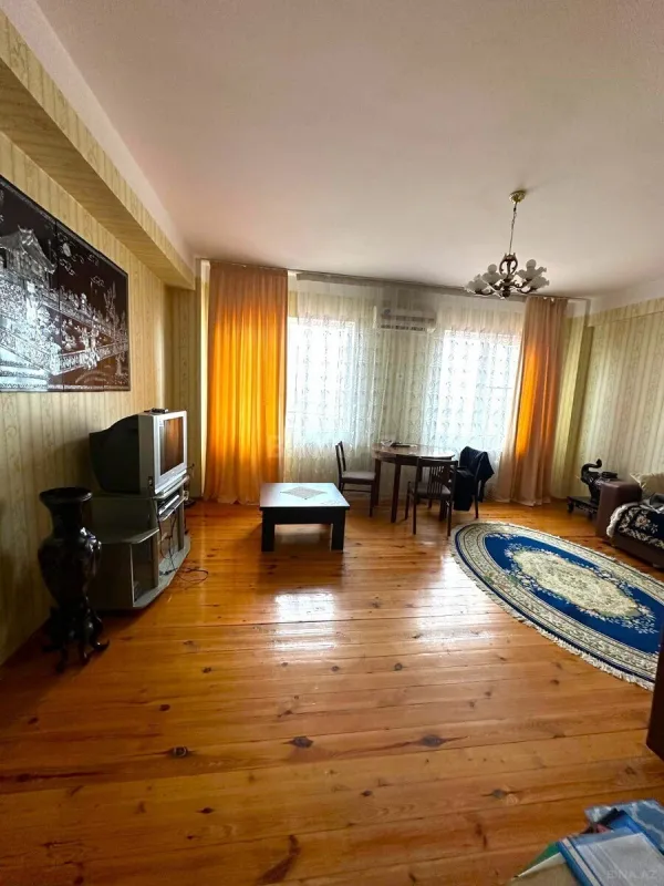 Satılır 3 otaqlı mənzil 112 m²