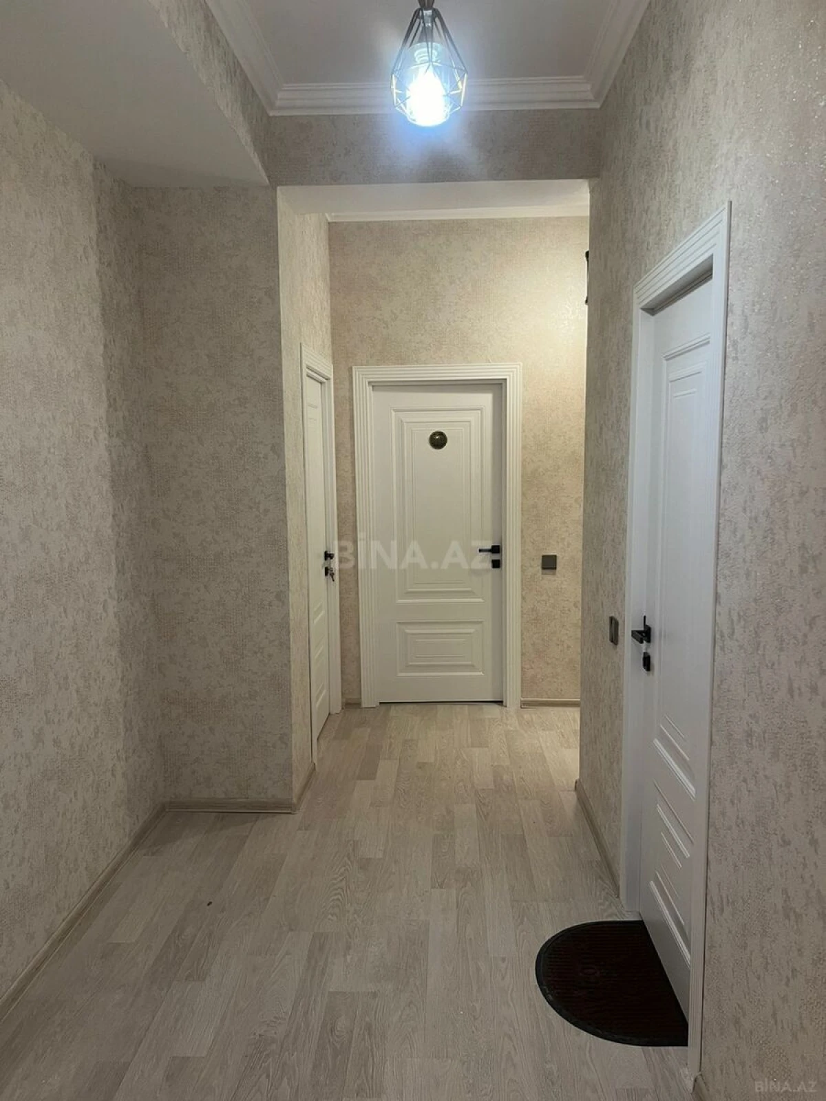 Kirayə verilir 2 otaqlı mənzil 105 m²