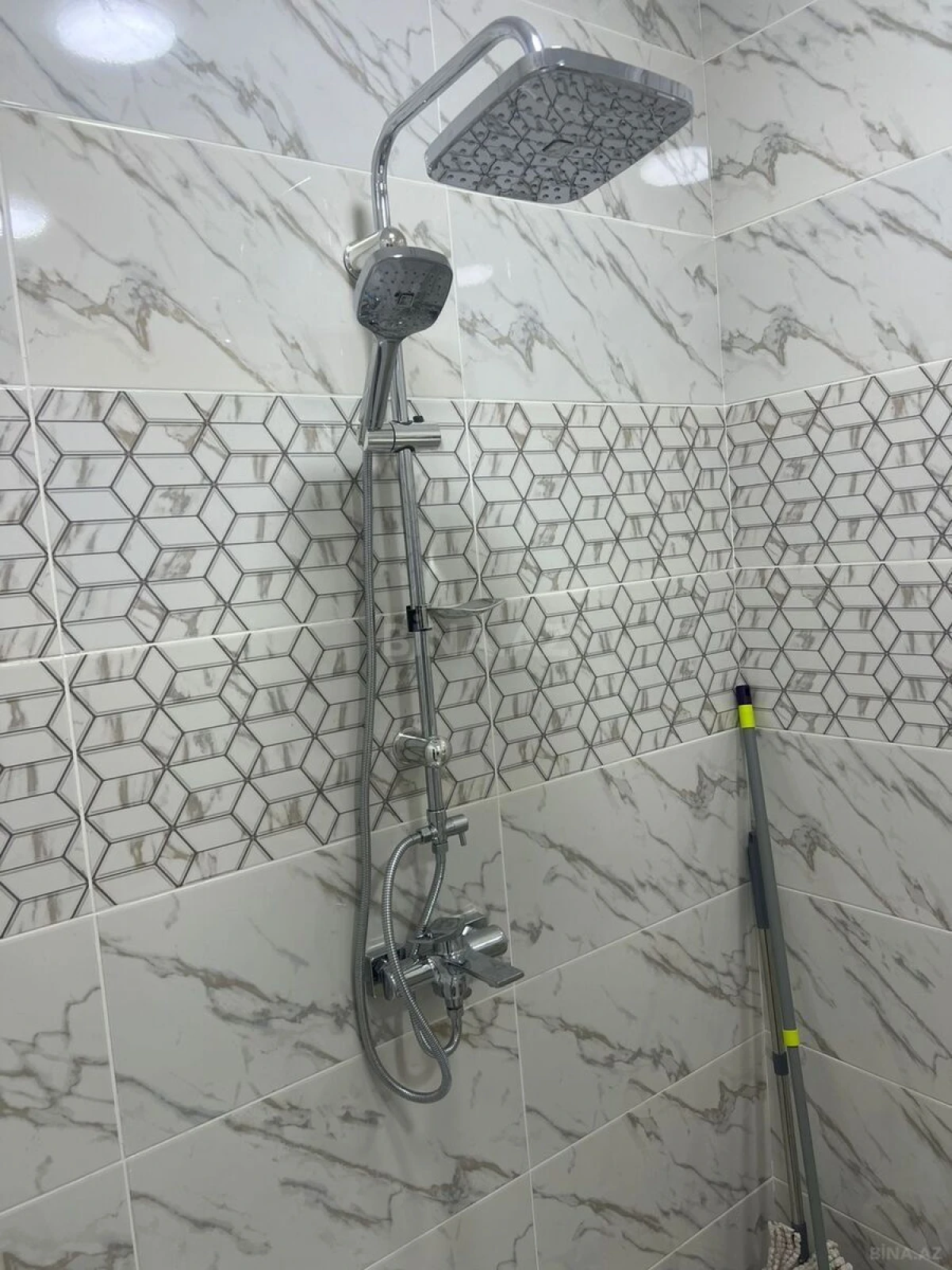 Kirayə verilir 2 otaqlı mənzil 105 m²