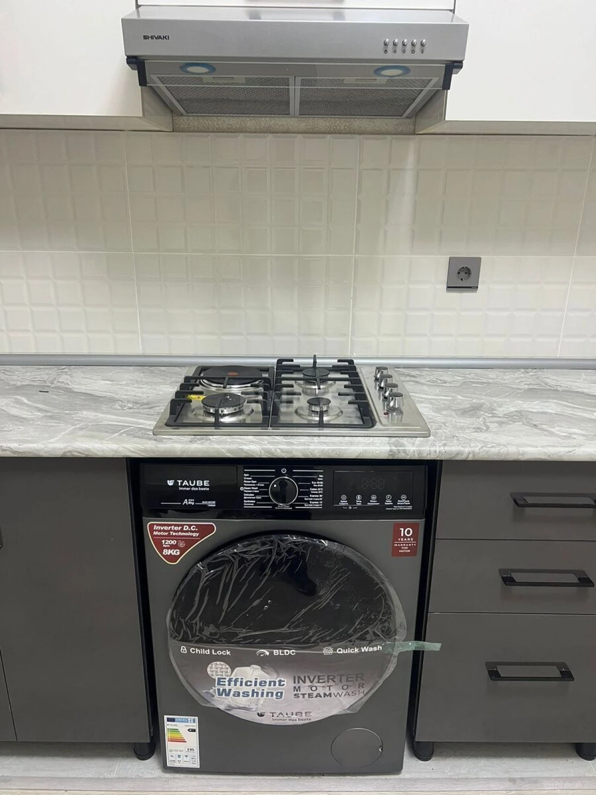 Kirayə verilir 2 otaqlı mənzil 105 m²