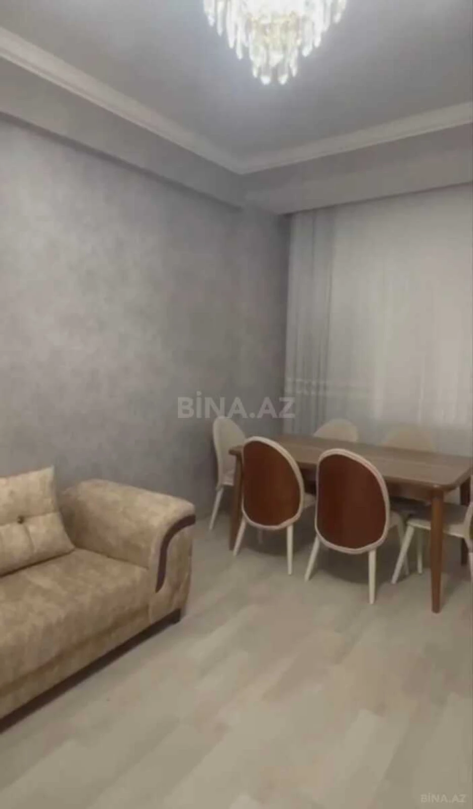 Kirayə verilir 2 otaqlı mənzil 105 m²