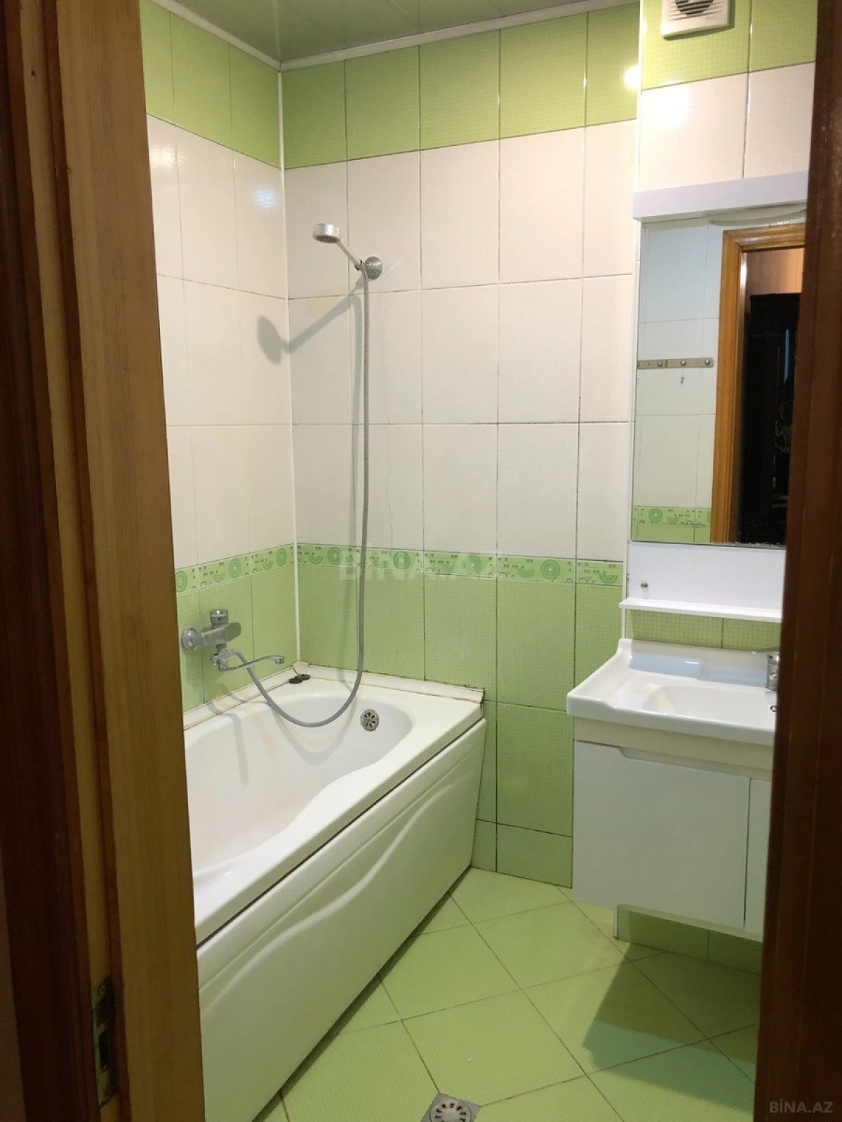 Kirayə verilir 3 otaqlı mənzil 115 m²