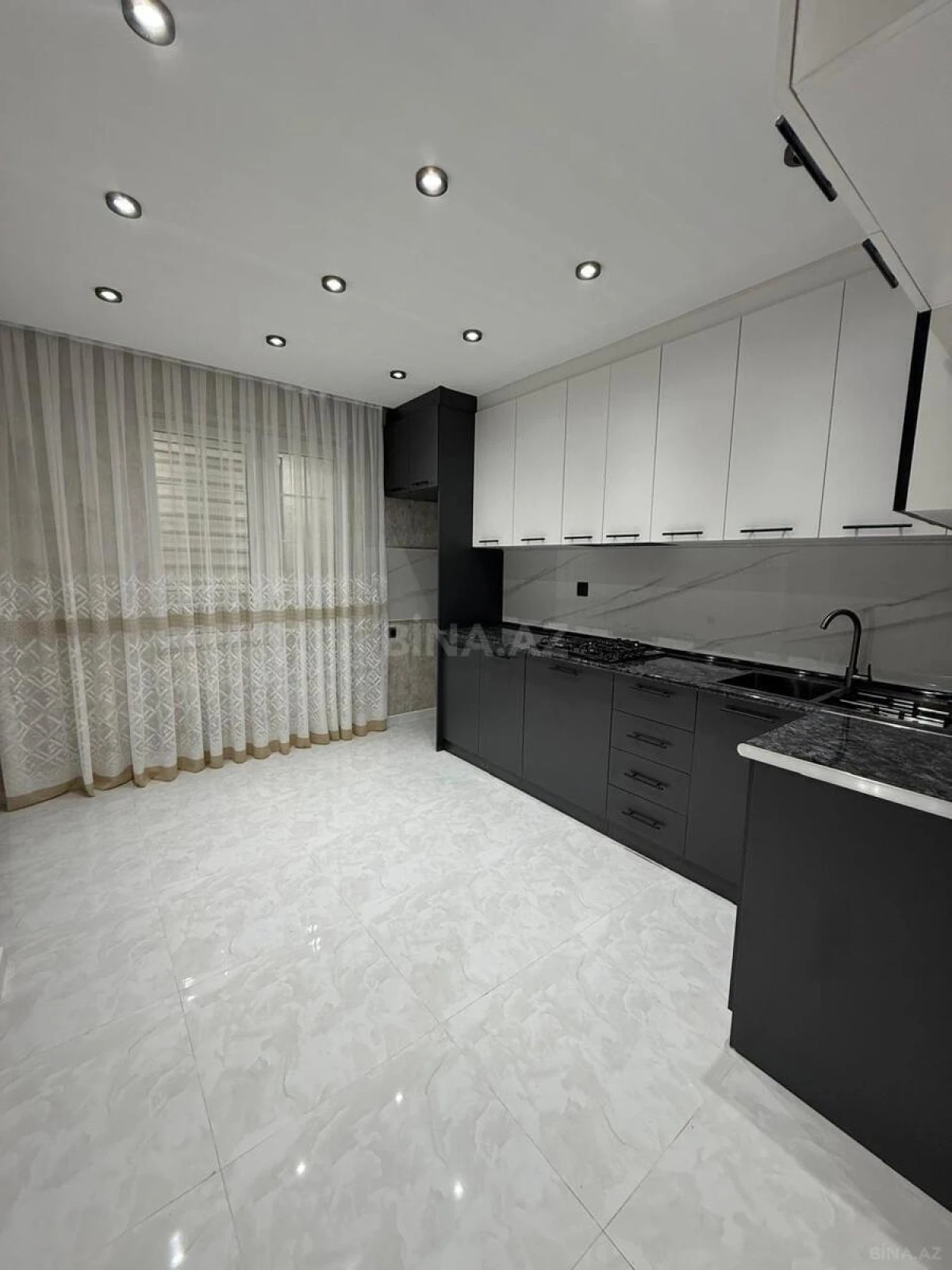 Satılır 2 otaqlı mənzil 60 m²