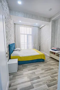Satılır 4 otaqlı mənzil 130 m²