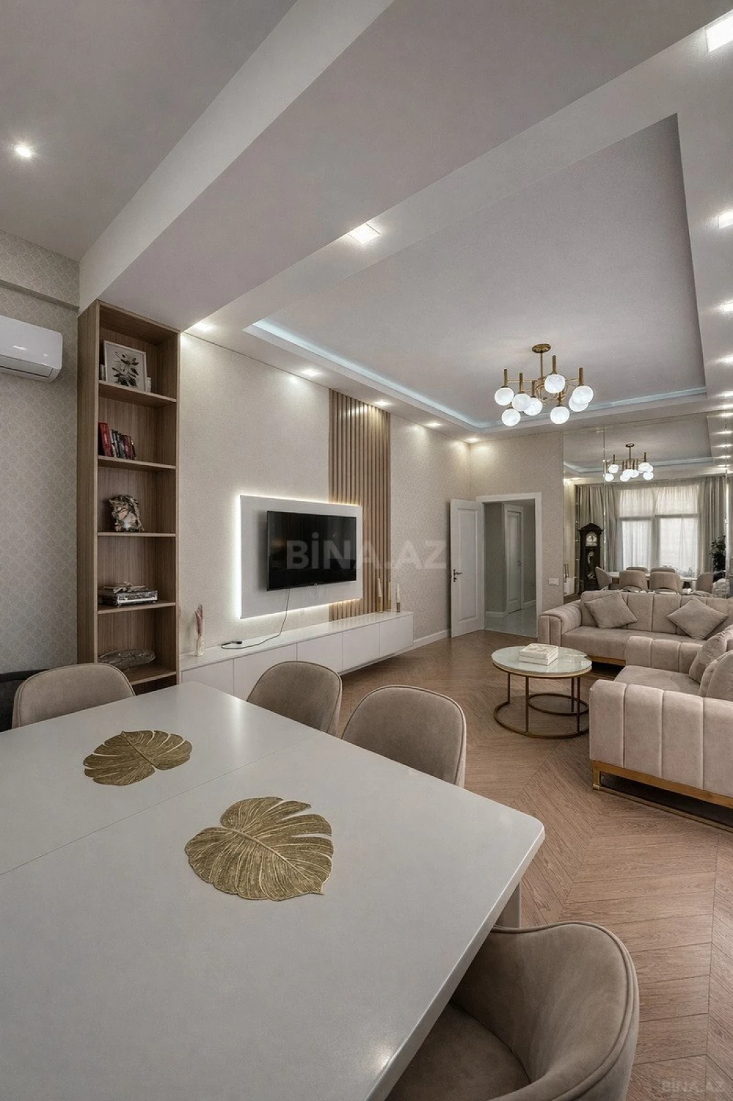 Satılır 4 otaqlı mənzil 130 m²