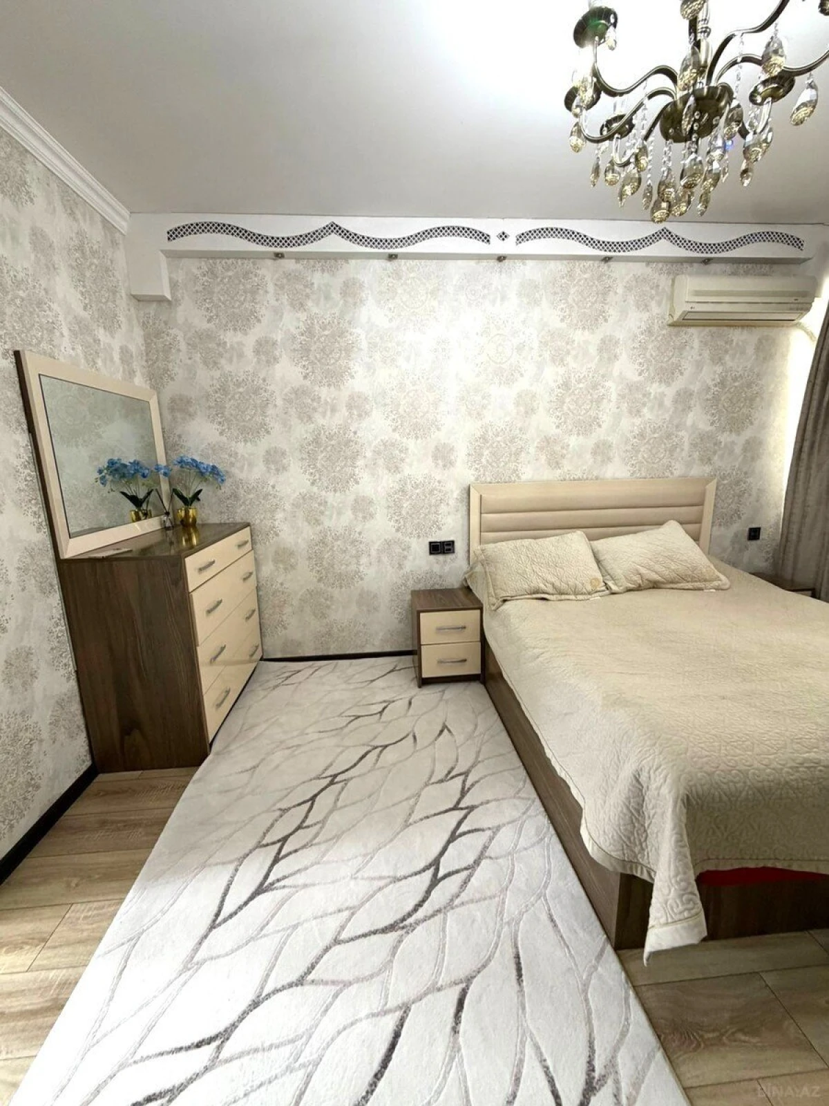 Satılır 2 otaqlı mənzil 67 m²