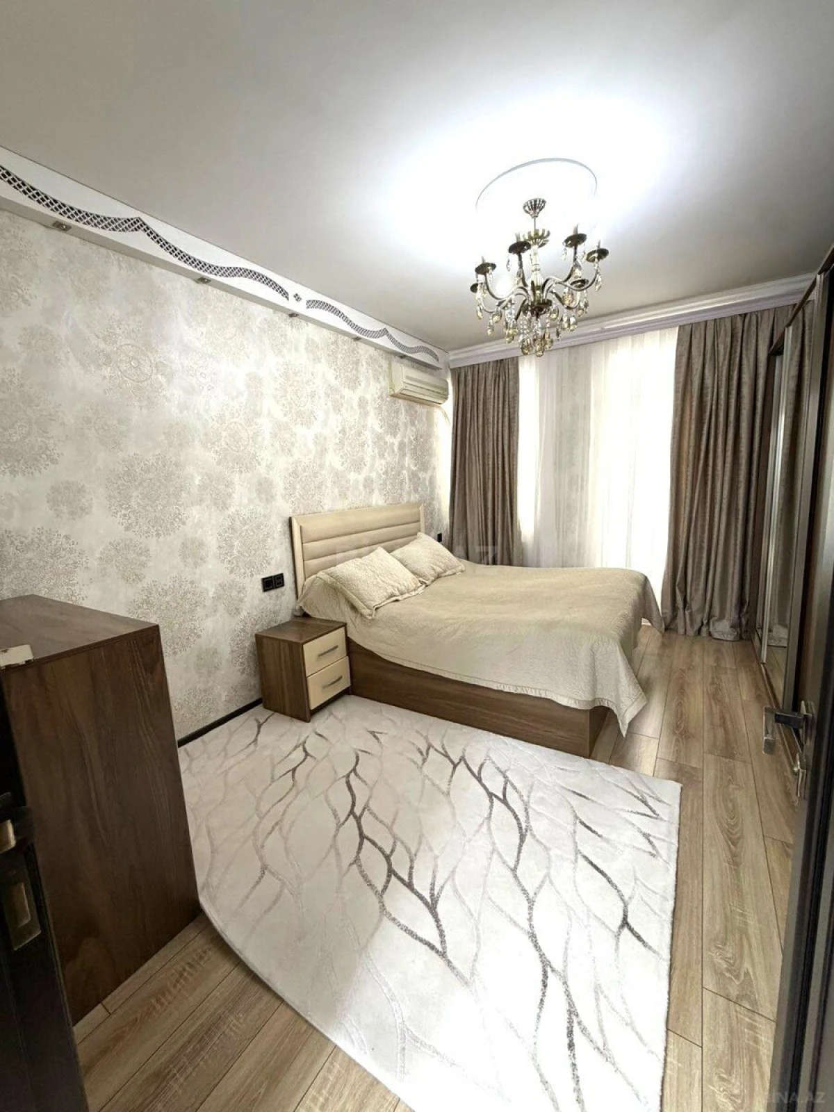 Satılır 2 otaqlı mənzil 67 m²